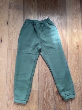 Comfrt Sage Green Joggers – Relaxed Fit